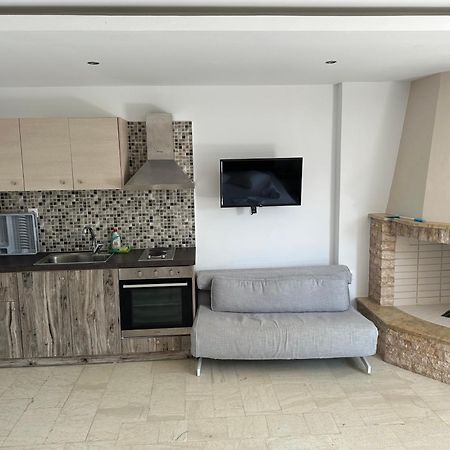 Aqua Apartments Лутра-Ореас-Эленис Экстерьер фото