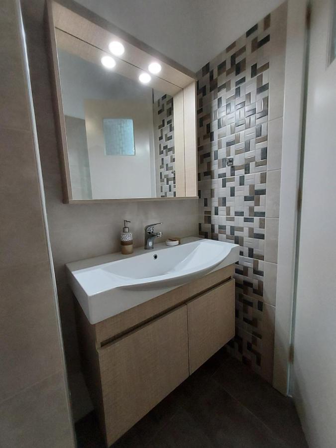 Aqua Apartments Лутра-Ореас-Эленис Экстерьер фото